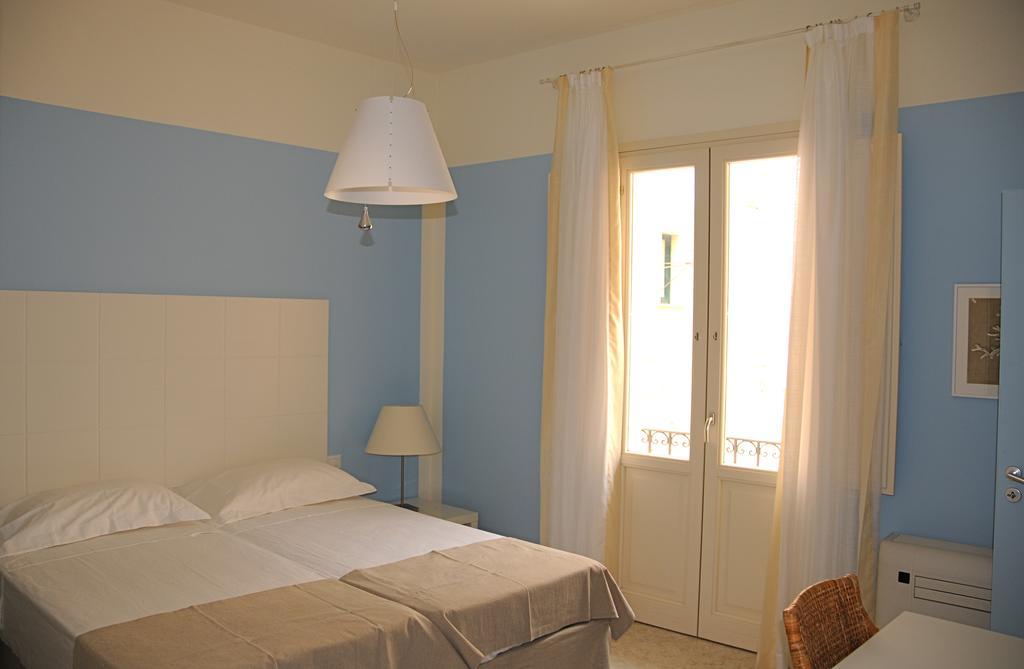 Albachiara Suite Rooms - City Center ตราปานี ห้อง รูปภาพ